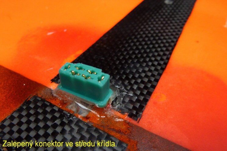 Konektor v křídle