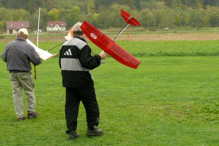 Netradiční model.