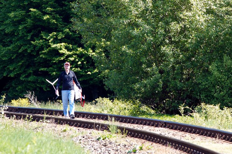 L.Kristian se po dvou hodinách vrací. A naštěstí model našel!